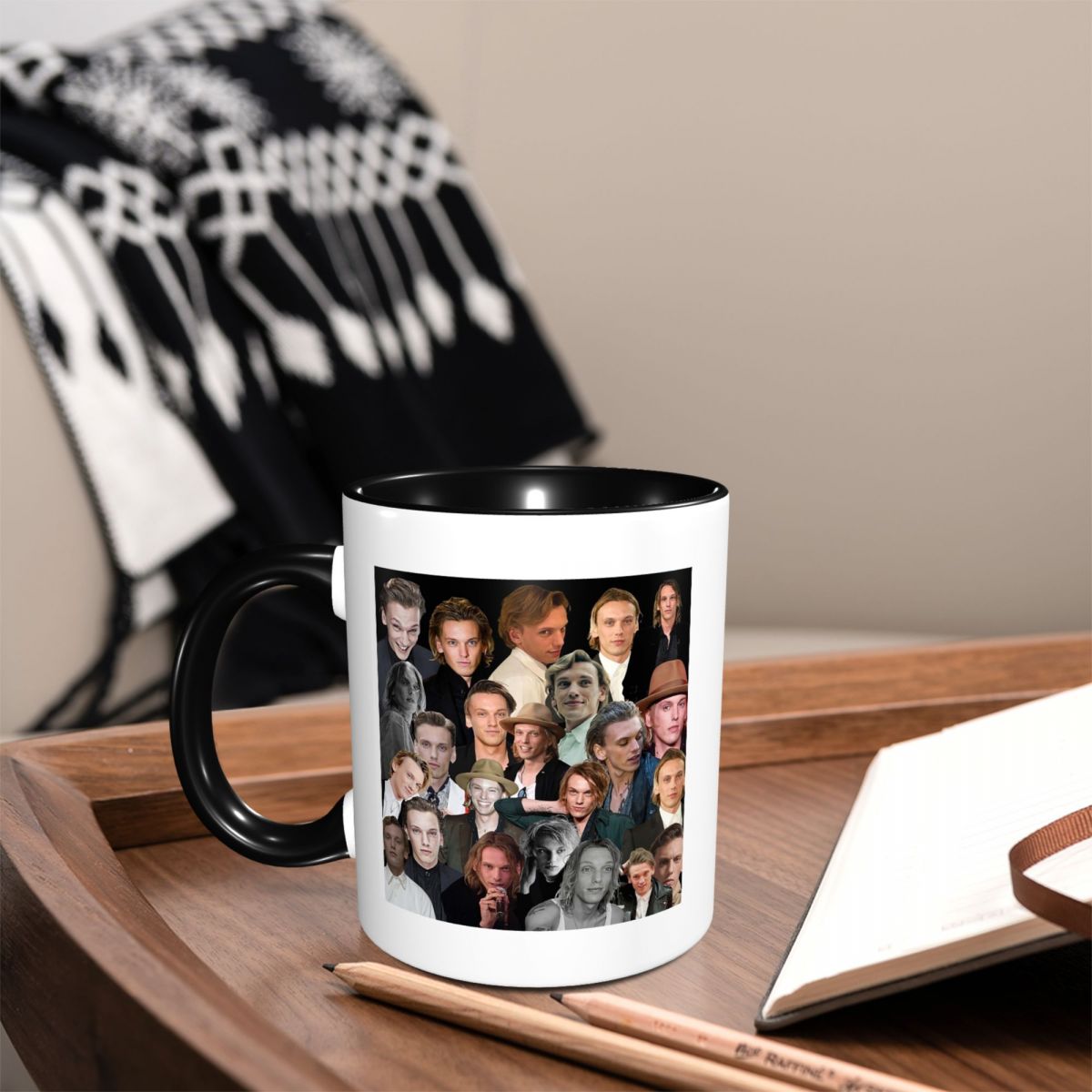 Jamie Campbell Bower Photo Col - Coffee Tea Photos recension och pris